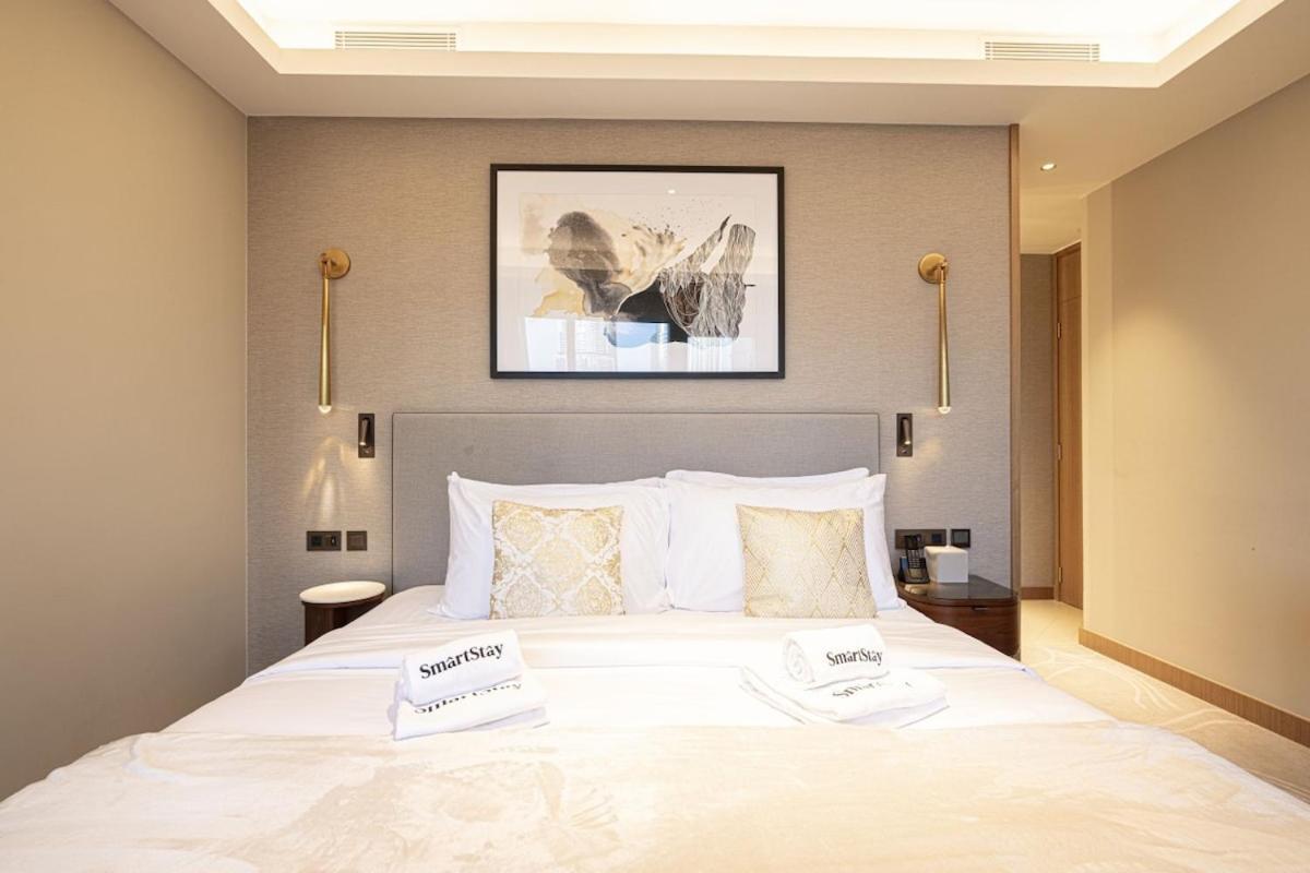 Apartment Experience Unparalleled Luxury *