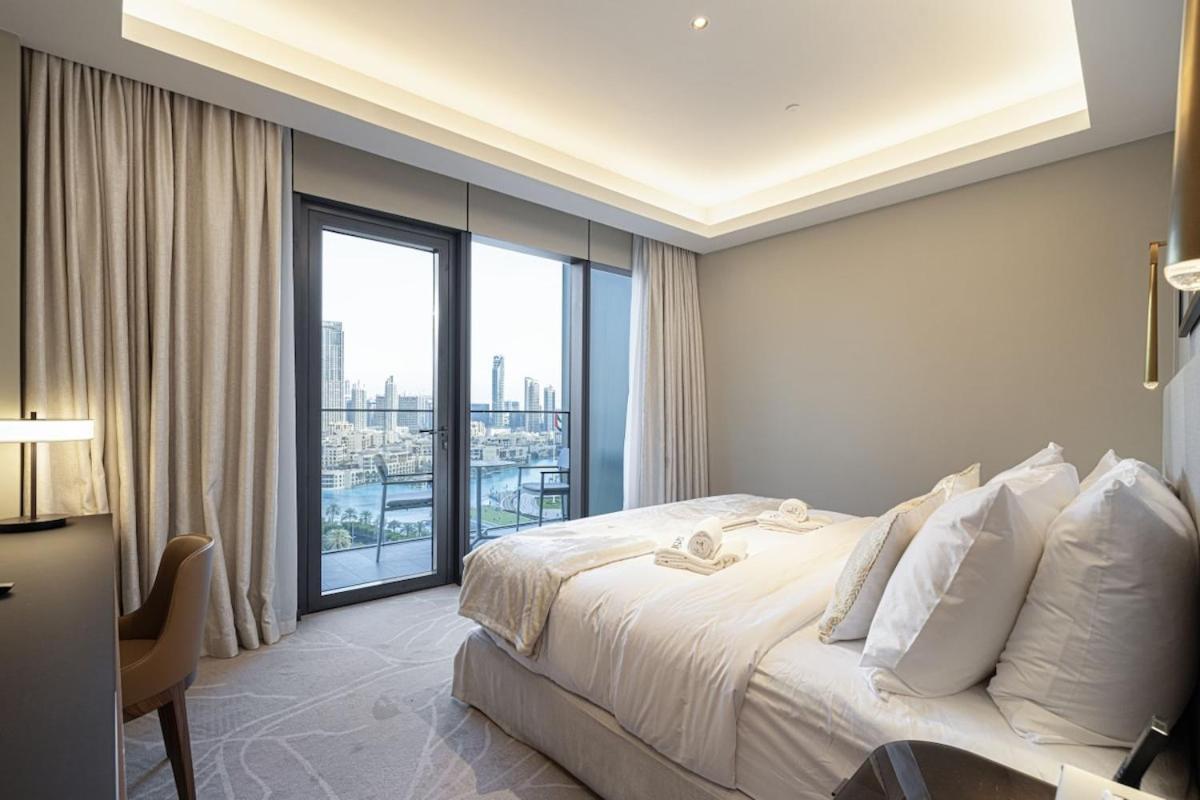 Experience Unparalleled Luxury Apartment